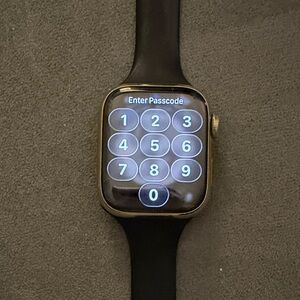 Apple Watch Series 7 Gold Titanium